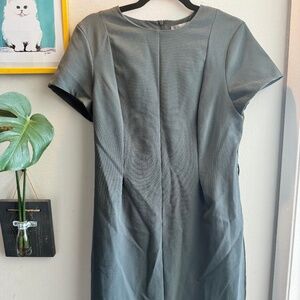 olive short sleeve dress🪴